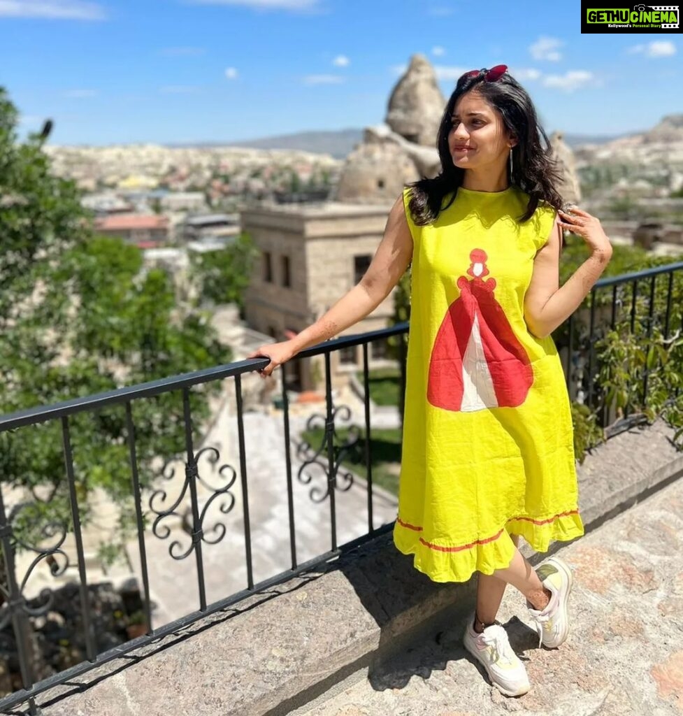 Hruta Durgule Instagram - Standing out wearing this hand-painted and comfiest dress by @jebsispar Styled by- @shalmalee_t 📸 - @prateekshah1 #turkey #travelgram #i̇stanbul #jebsisparbyjebinjohny #holidaydiaries Istanbul, Turkey