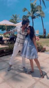 Hruta Durgule Instagram - When ur happy and you know it : just dance away 💃 🕺 ❤️ after ages with my better half 😇 for the love of the beats and of course SRK 😎 
#chaleya #dance #reel #love