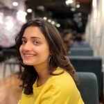 Hruta Durgule Instagram - Lets Monday !!! ❤️✨🧿🤗 #makeuproomdiaries #beingdeepu #muuz #positivevibes #newday #newopportunities #makeeachdaycount #hrutadurgule Mumbai, Maharashtra