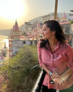 Hruta Durgule Instagram - Take Me Back ✨❤️
#travelmakesmehappy #explore #rishikesh #beatlescafe #happiness #ppsitivevibes #traveldiaries