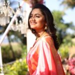 Hruta Durgule Instagram - गुढीपाडवा व नवीन वर्षाच्या हार्दिक शुभेच्छा..✨🌸 #hrutadurgule #gudipadwa #newyear