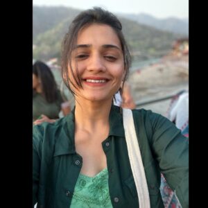 Hruta Durgule Instagram - Just happy happpy happpy 💚
#nofilter #justbeyou #happinessisastateofmind #rishikeshdiaires #positivevibesonly #travel #explore