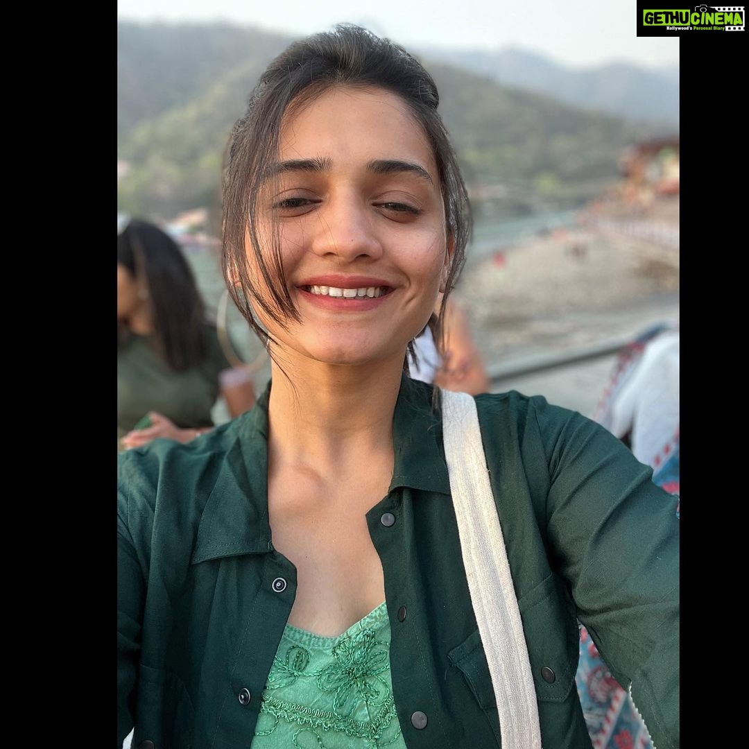 Hruta Durgule - 217.6K Likes - Just happy happpy happpy 💚
#nofilter #justbeyou #happinessisastateofmind #rishikeshdiaires #positivevibesonly #travel #explore