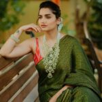Hruta Durgule Instagram - Allure of green and pearls... Styled by @shalmalee_t Outfit by @suta_bombay Jewellery by @ijewels009 Makeup by @madhuradeokute Hair by @devendra.pushpa Picture by @ganesh_theshutterkey #HrutaDurgule #pearls