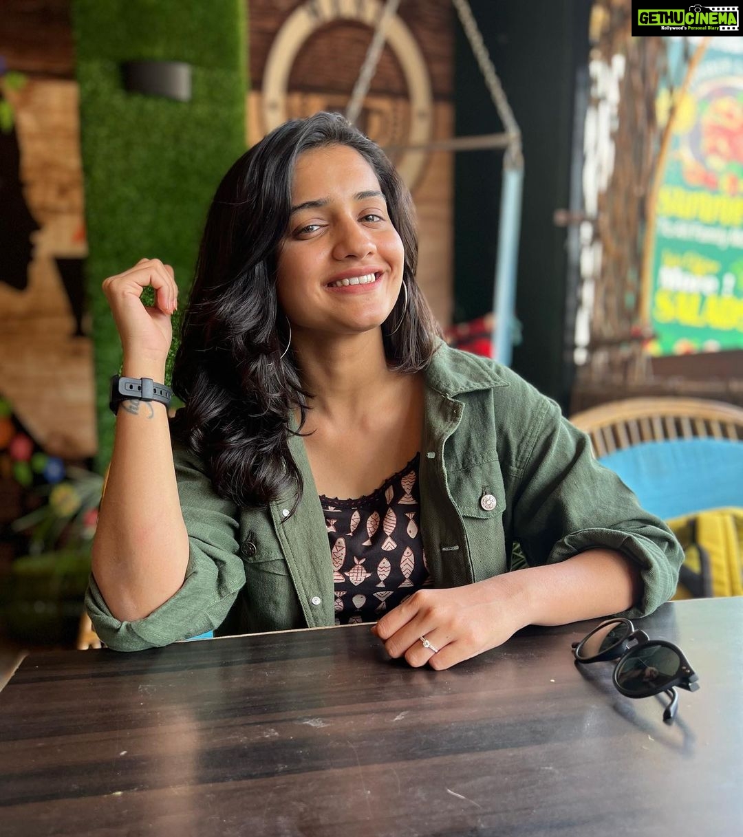 Hruta Durgule Instagram - Happy Sunday ✨💛 #weekendgetaway #rishikeshdiaries #dehradhun #uttarakhand #positivevibes #travellove #explore #worktravelrepeat #vacationmode