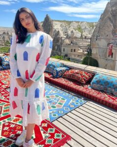 Hruta Durgule Instagram - Loving the breezy weather of Turkey and this by @jebsispar 🥰

Styled by @shalmalee_t 
📸- @prateekshah1 

#hrutadurgule #turkey #istanbul #istiklal #takseem #travel #holidaydiaries