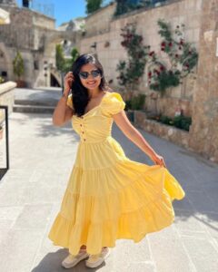Hruta Durgule Instagram - Looking at the sunny side of everything...😎

Outfit by: @ouifashionco
Styled by: @shalmalee_t
Pictures: @prateekshah1

#hrutadurgule #TurkeyDiaries #Travel #Ouifashion #sunshine