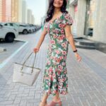 Hruta Durgule Instagram - Wearing @ouifashionco and soaking up the pleasent Dubai weather..🏜️ 📸 by @arti.more18 #hrutadurgule #dadaekgoodnewsahe #dubai #ouifashionco