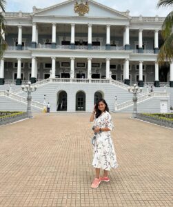 Hruta Durgule Instagram - DEGNA Hyderabad Tour ❤️
Thank you @umesh.kamat @priyabapat for this day ✨💐
So blessed and grateful 🧿🤗
#myteam #blessed #hyderabad #falaknumapalace #positivevibes #happiness #muchneededbreak #whenworkisfun #bestteam 
@aashu.g 
@arti.more18 
@raveenakadam ❤️🤗
Love and only love to nandu sir and sonal mam ✨