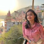 Hruta Durgule Instagram - Take Me Back ✨❤️ #travelmakesmehappy #explore #rishikesh #beatlescafe #happiness #ppsitivevibes #traveldiaries Rishikesh - Yoga Capital of the World