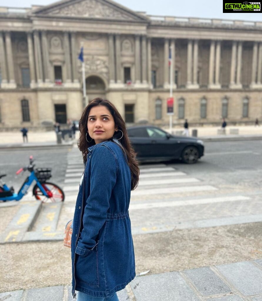 Hruta Durgule Instagram - Paris 🥹❤️ #takemeback #surreal #grateful #blessed #travel #explore
