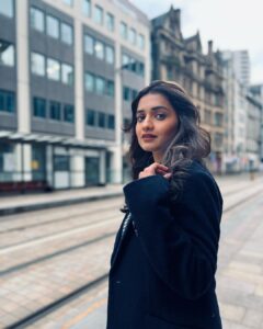 Hruta Durgule Instagram - Hello Birmingham🌸 #workdairies #shoot #travel #somethingnew #blessed #grateful #nervous #excited #wishmeluck