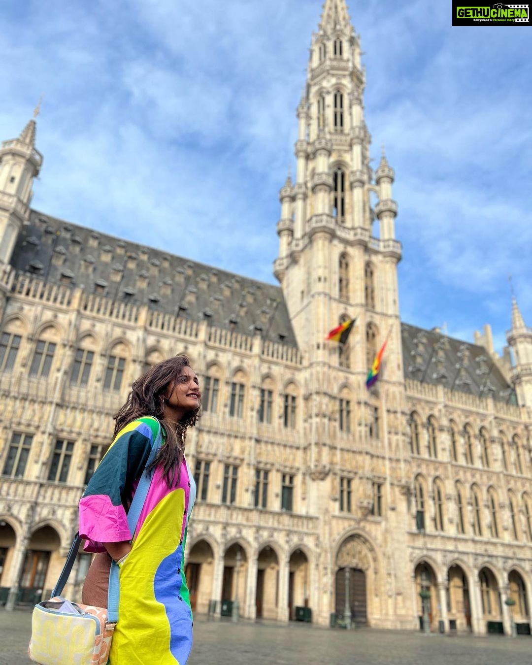 Hruta Durgule Instagram - Grand Place ❤️ #brussels #grandplace #citycenter #travel #explore #grateful #blessed #thankyou Bruxelles-Capital,Belgium