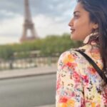 Hruta Durgule Instagram - Something out of my dreams ✨❤️ #paris #eiffeltower #arcdetriomphe #nortedame #blessed #grateful #vacation
