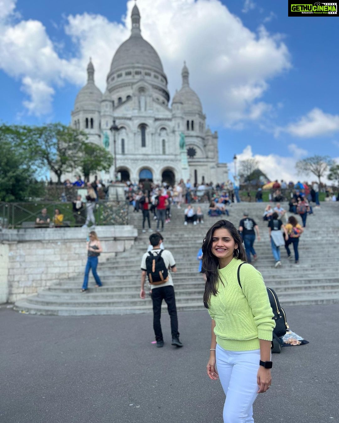 Hruta Durgule Instagram - 🥹❤️ #day1 #vacay #montmartre #paris #parisfrance #explore #travelgram #traveller #grateful Basilique du Sacré-Cœur de Montmartre