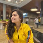 Hruta Durgule Instagram – Yes thats my vacation glow 🥹❤️
#travel #latenightflights #explore #vacation #grateful #blessed #letsgo #travelgram 
📷 @prateekshah1 ❤️
