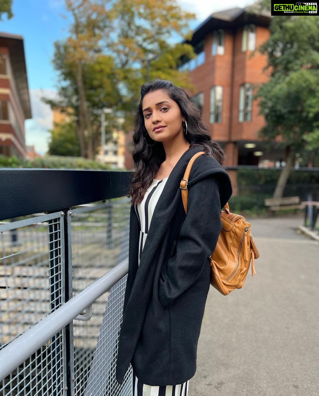 Hruta Durgule Instagram - Mentally Here 🌸 #cantwaittotravelagain #london2022 #grateful Maidenhead,London, England