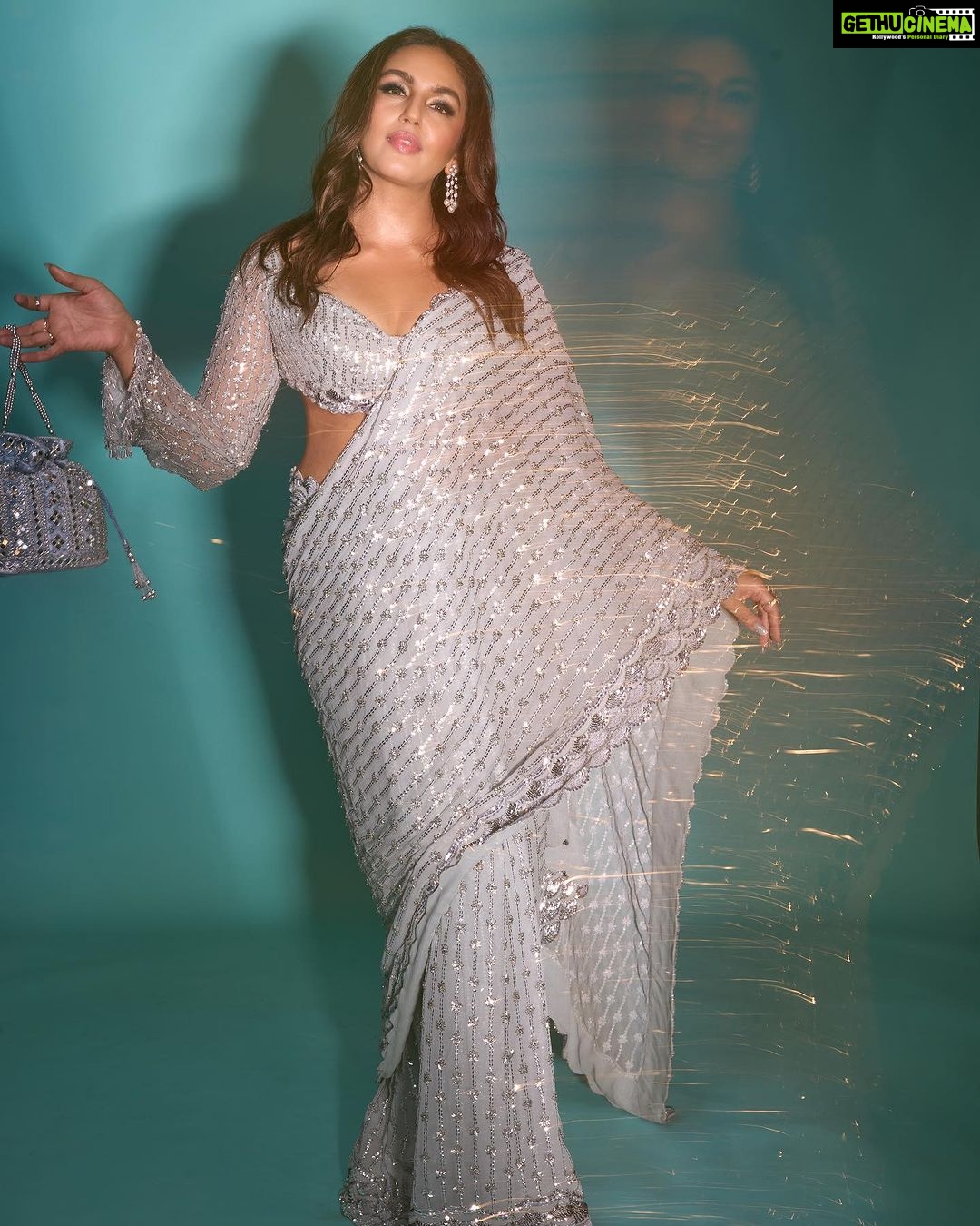 Huma Qureshi Instagram - Many Moods … Fun Festive Frolic-ing time at @manishmalhotra05 Outfit: @manishmalhotraworld Rings: @razwada.jewels Earrings: @diagoldbyvardagoenka Potli @sentosa.bags Styled by @dhruvadityadave Make up: @ajayvrao721 Hair: @nargis9052 Photo: @ayushguptaphoto Styling team @kenisha_shah @siya.dhamanse