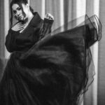 Humaima Malick Instagram - Humaima Malick in Monochrome ❤️ @humaimamalick @zafshabir @officiallubnarafiq @afsheenmalik @nuofficial @thecactusagency @rameezbarkat . . . #FilmedbyAkash Manchester, United Kingdom