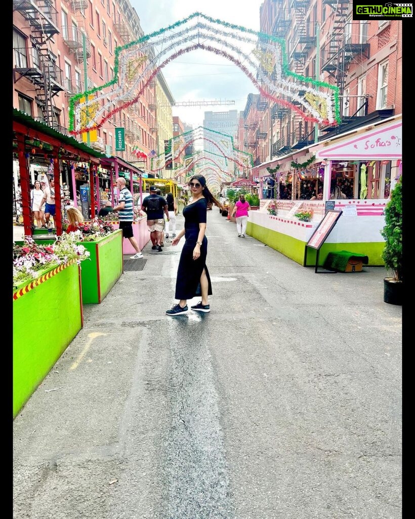 Ihana Dhillon Instagram - The best thing about Memories.. is making them . #traveldiaries SoHo Manhattan