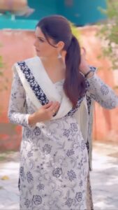 Ihana Dhillon Instagram - Because white is my favourite 😻 
But eh rang white hai ke off white .. dasso 😜 
*
*
*
*
*
*
#trendingsongs #trendingreels #instagood #punjabisongs #punjabisuits #bts #love #ihanadhillon