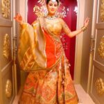 Isha Malviya Instagram – Aaya hai khushiyo ka tyohar..
Jhumega sang saara sansar..
Ab aage aage dekhiye kya hoga iss barr..
Aap sabko Navratri ki bohot bohot Shubhkamnaye..
Happy Navratri everyone. β¨
Outfit: @vandanastudiobysahil
Jewellery: @nanakjewellerspatiala
#ishamalviya #happynavratri #navratri2023