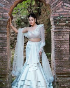 Isha Malviya Instagram - She’s a river now.. let her go with the flow.. give her time.. she will emerge as an ocean. ❤️ Stay Strong #IshaMalviya 

#teamishamalviya 

Shot by: @deepikasdeepclicks 
Outfit: @aliyanabymeenabazaar
Earrings: @the_kizals 
Bracelet: @fadindiaaa 
Styled by: @khwaish_mehta @isshhhbykhwaish 
Makeup: @tamannaaaa_artistry 
Hair: @shabana_sheikh_11 
Team: @insyncdigitals 

@colorstv @officialjiocinema
#biggboss17 #bb17 #colorstv #jiocinema #endemolshine