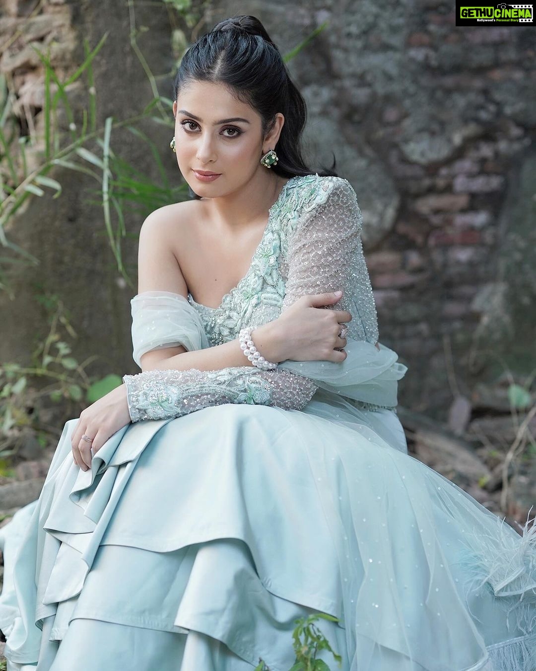 Isha Malviya - 340.3K Likes - Sheās a river now.. let her go with the flow.. give her time.. she will emerge as an ocean. ā¤ļø Stay Strong #IshaMalviya
#teamishamalviya
Shot by: @deepikasdeepclicks
Outfit: @aliyanabymeenabazaar
Earrings: @the_kizals
Bracelet: @fadindiaaa
Styled by: @khwaish_mehta @isshhhbykhwaish
Makeup: @tamannaaaa_artistry
Hair: @shabana_sheikh_11
Team: @insyncdigitals
@colorstv @officialjiocinema
#biggboss17 #bb17 #colorstv #jiocinema #endemolshine