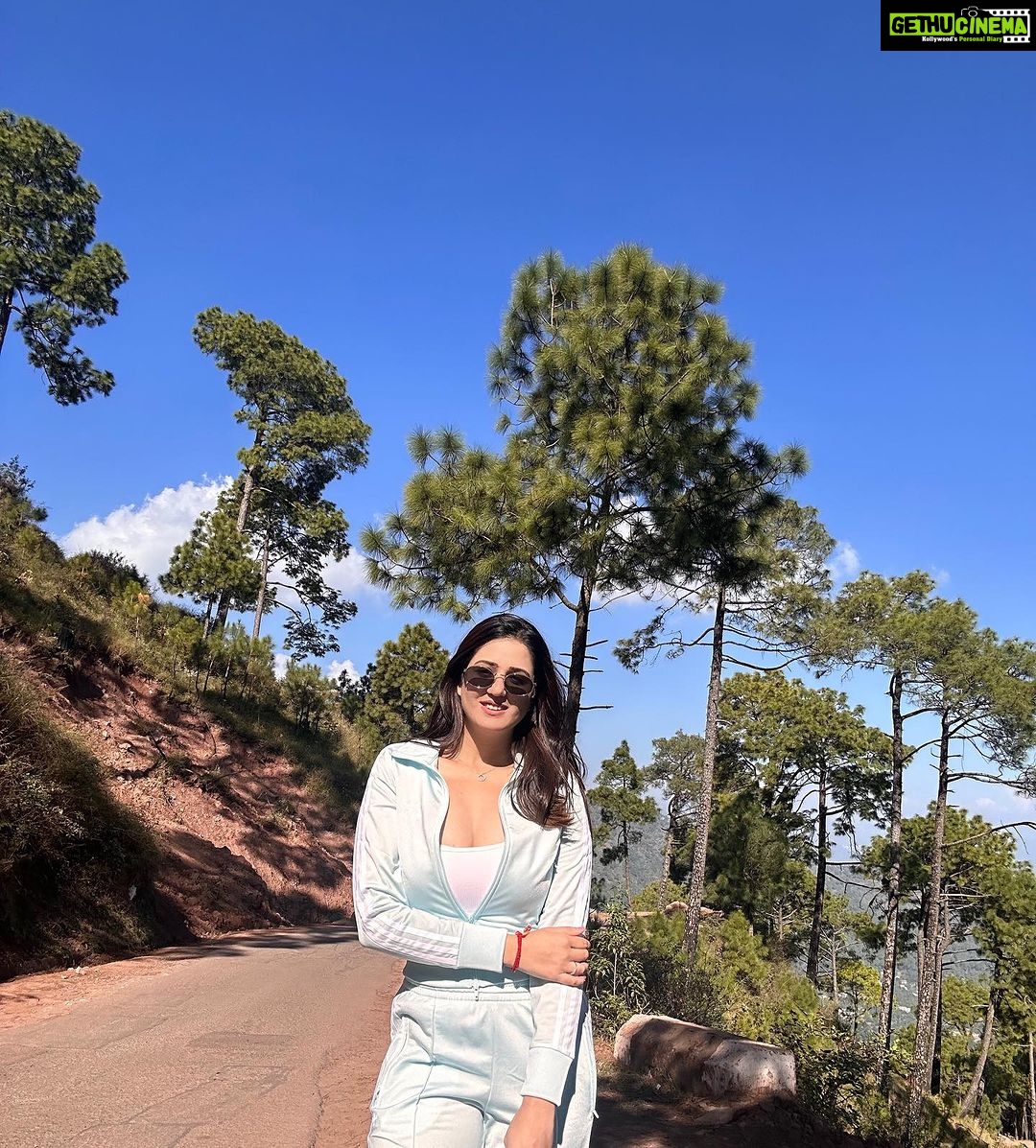 Isha Rikhi Instagram - The sky has it’s own vibe 🩵 Kasauli