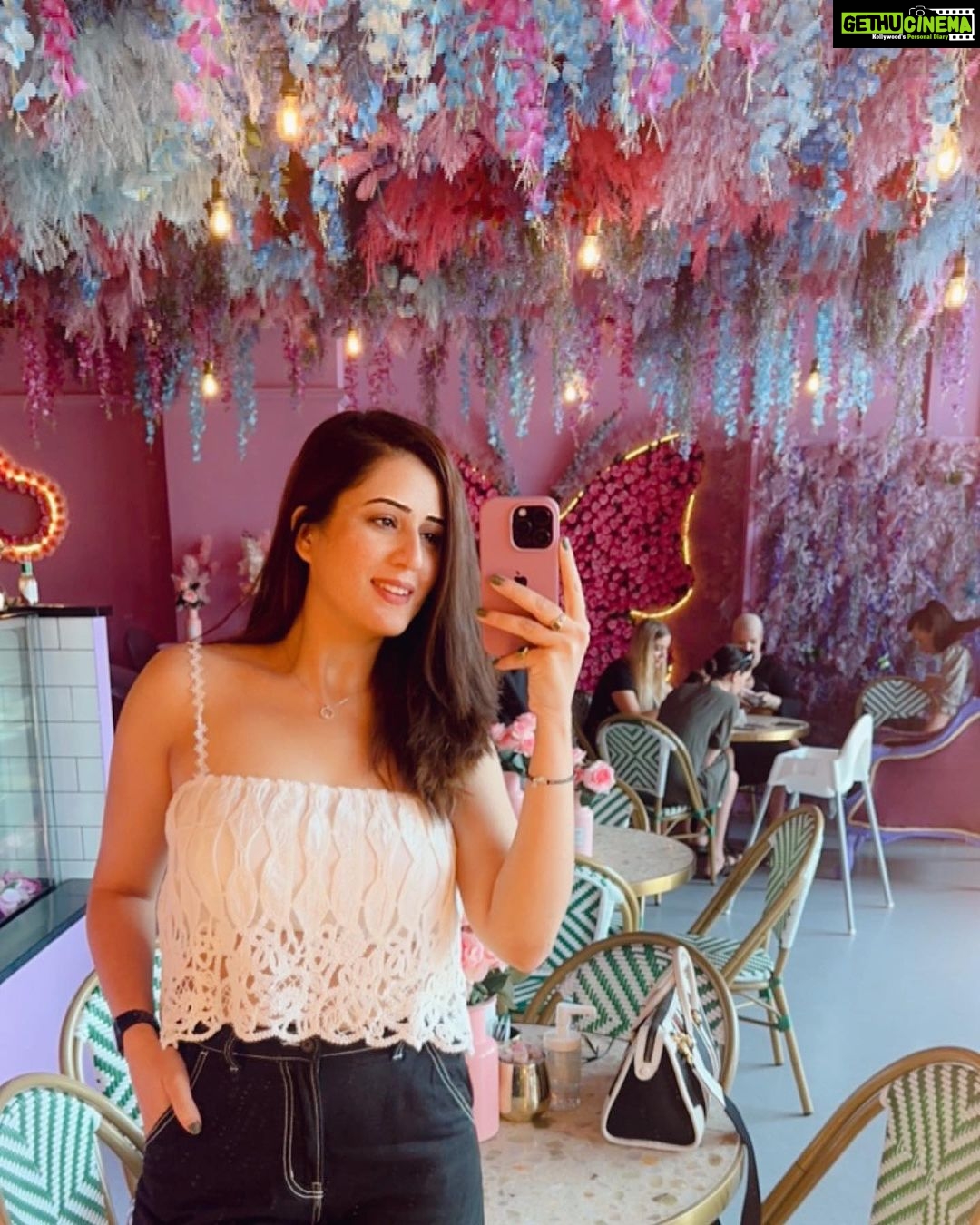 Isha Rikhi Instagram - I like what I see 🌷 Dubai, United Arab Emirates