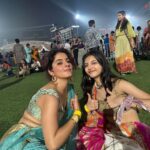 Isha Talwar Instagram - प्रेमीलो परिवार🧿🪷 #navratri2023 #family