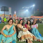 Isha Talwar Instagram - प्रेमीलो परिवार🧿🪷 #navratri2023 #family