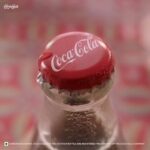 Ishaa Saha Instagram – প্যান্ডেলে আলোর মালা আর বাজছে ঢাক ঢোল, চপ-কাটলেট মন্ডা মিঠাই, তার সাথে এগ রোল I এবারে পুজোয় আমার মনের কথাই যেন বলে দিলো Coca-Cola😍😍 @cocacola_india