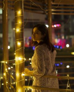 Ishaa Saha Instagram - মহাষ্টমী...✨ Home