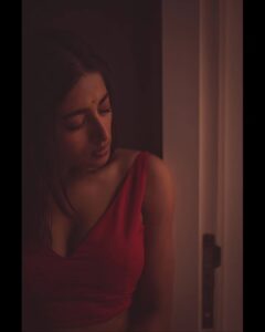 Ishaa Saha Instagram - ঠিক সন্ধ্যে নামার মুখে...........