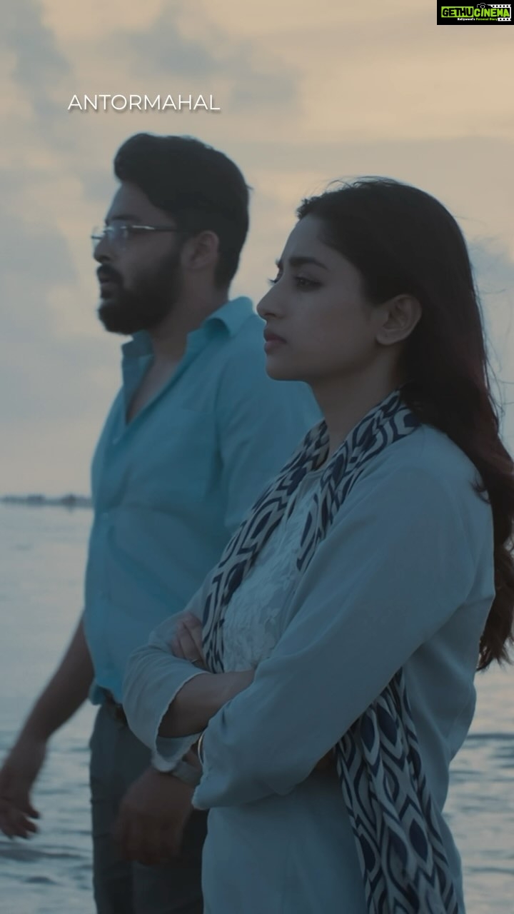 Ishaa Saha Instagram - ঘর ভাঙে দমকা ঝড়ে, মন ঢেকে যায় আঁধারে... #GhawrBhange from #Antormahal by @meghatithibanerjee, composed by @shibamakesmusic is out now | Series directed by @aj_sen is streaming now, only on #hoichoi. @i_sauravdas @ishaasaha_official @swastika023 @arpan_avi_ghoshal #RitaDuttaChakraborty @sreetama_roychowdhury @neelzpics @svfsocial @svfmusic