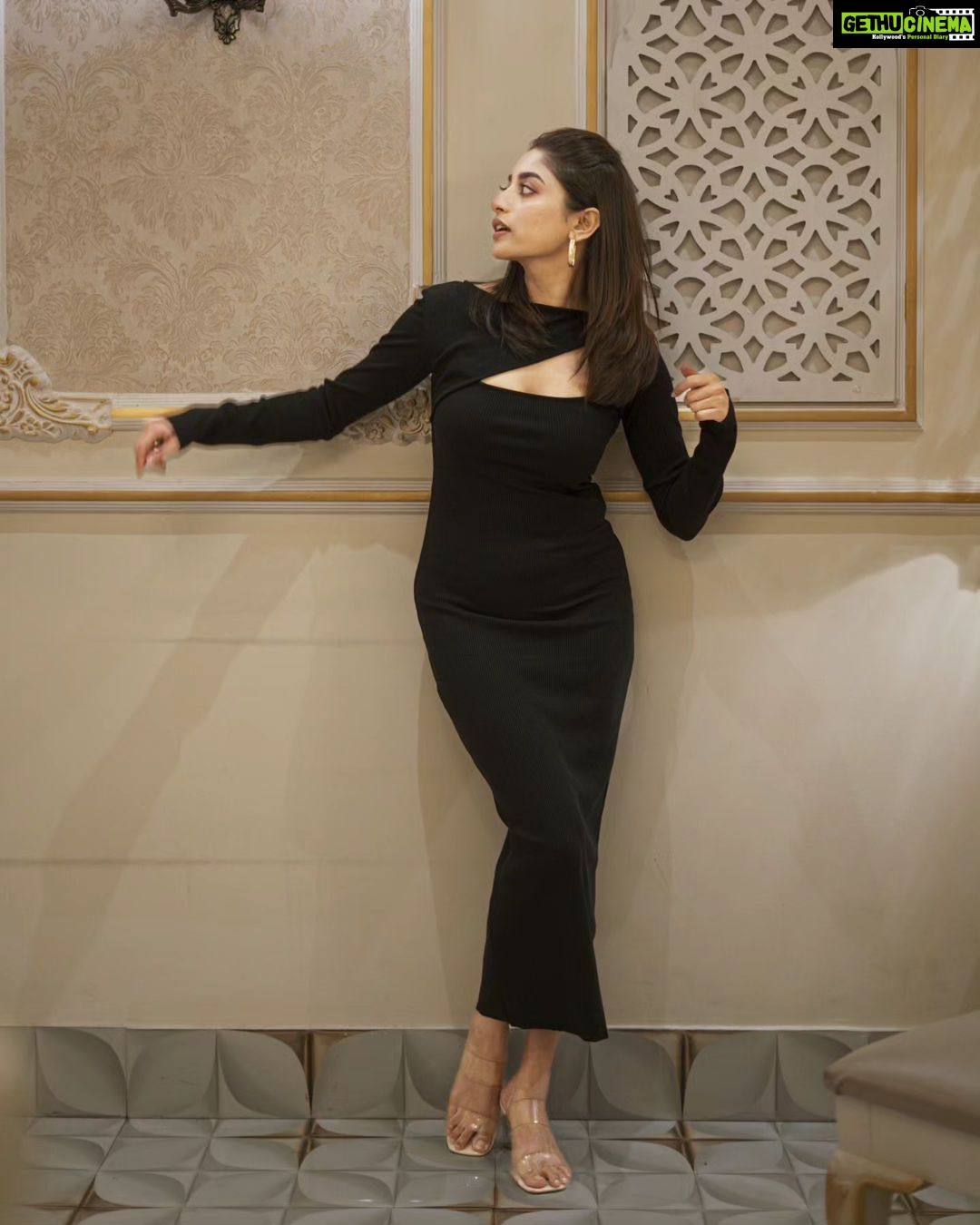 Ishaa Saha - 39K Likes - Aur....?
#promotiondays #EktuSoreBoshun #film_releasing_on_24thnovember