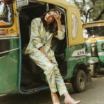 Ishaa Saha Instagram - 🛺🛺🛺 #promotiondays #EktuSoreBoshun #day1itwas 💋 @kunal_makeup_artist 🛺 👚 @tanideas 🛺 📸 @priyatoshsinharoy9