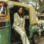 Ishaa Saha Instagram - 🛺🛺🛺 #promotiondays #EktuSoreBoshun #day1itwas 💋 @kunal_makeup_artist 🛺 👚 @tanideas 🛺 📸 @priyatoshsinharoy9