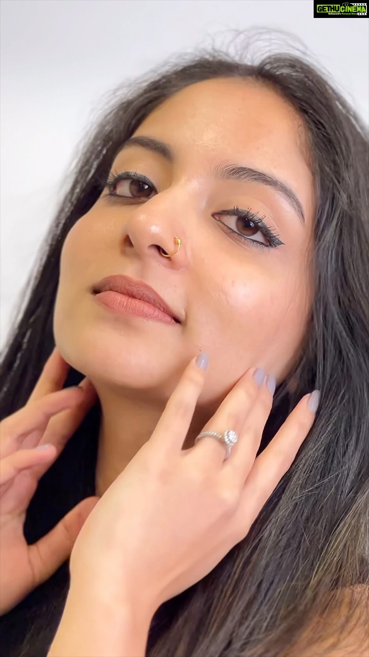 Ishaani Krishna Instagram - #AD My make-up is incomplete without the perfect eyes. Get bold eyes with @maybelline_ind . Make your makeup #CompleteWithColossal. My personal favourite is their mascara. Get 2x voluminous lashes in just 1 coat. How cool is that! Go grab yours now! @maybelline_ind #CompleteWithColossal #MaybellineIndia #MaybellineMakeup