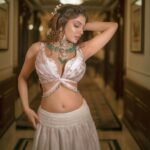 Ishita Raj Sharma Instagram - 🌸 . @gicwind couture week Wardrobe - In @archanakochharofficial Styling - @brunojeyson Jewellery- @newlightjewellers Pictures- @iam_rajinamdar The Imperial, New Delhi