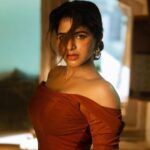 Iswarya Menon Instagram – DRIPPING in moonlight 🌚🤎 
.
📷 @irst_photography 
Mua @noormakeup_mehndi
@vgpgoldenbeachresort