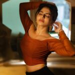 Iswarya Menon Instagram – DRIPPING in moonlight 🌚🤎 
.
📷 @irst_photography 
Mua @noormakeup_mehndi
@vgpgoldenbeachresort