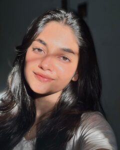 Ivana Instagram - The magic of sunlight☀️

#selfiepost#sunlight