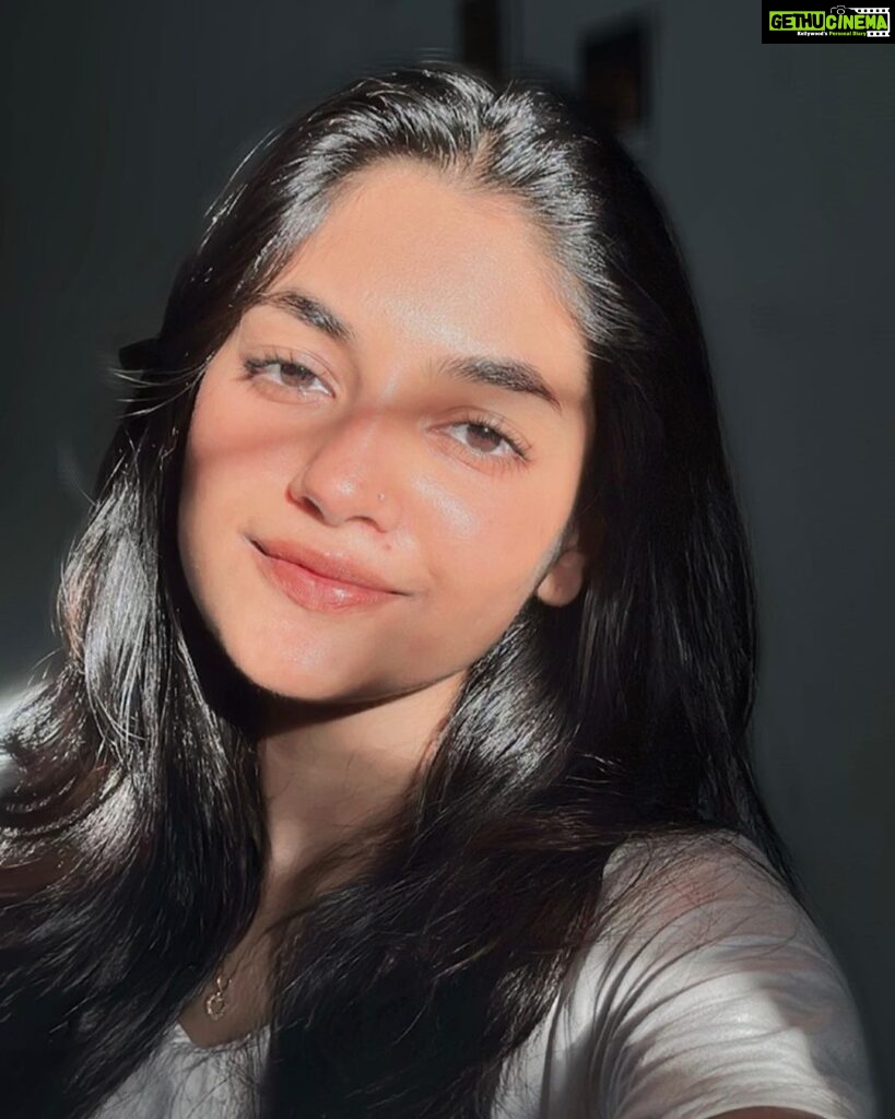 Ivana Instagram - The magic of sunlight☀ #selfiepost#sunlight