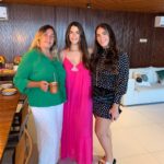 Izabelle Leite Instagram - memories with the right people will always remain priceless!! me and my girls 🩷🧿🌻 João Pessoa, Brazil