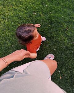 Izabelle Leite Instagram - having kids is like receiving a 🔑 from God that gives you access to a place where you find the kind of love that you never thought it could exist. 🫀🥹🤍🧿
so grateful to be a mother and to have the privilege to be next to them! 🙏🏻
