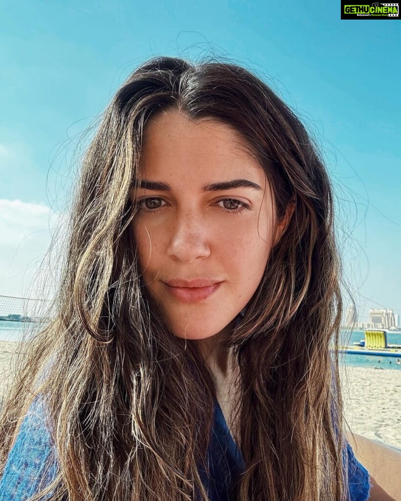 Izabelle Leite Instagram - blessed morning 🌞🌸🦁🧿 Doha