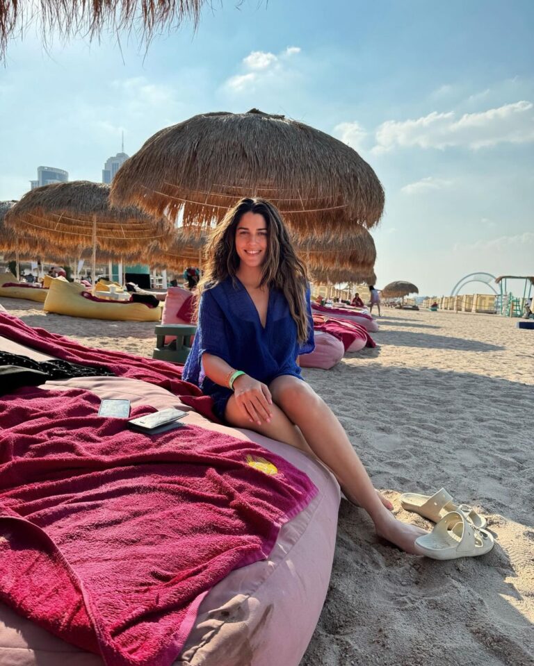 Izabelle Leite Instagram - blessed morning 🌞🌸🦁🧿 Doha