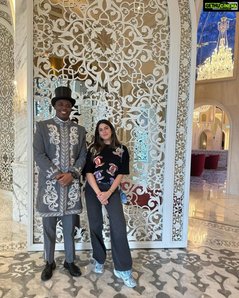 Izabelle Leite Instagram - in l.o.v.e 🫨😮‍💨 Raffles Doha
